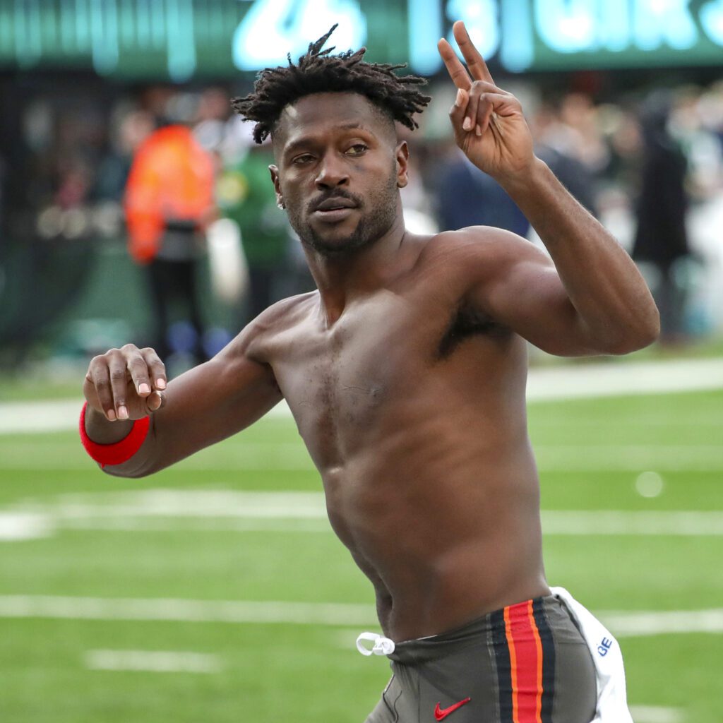 Dr. Jesse Morse debates whether or not Antonio Brown was lying about his ankle injury. What happened and how will this affect Brown in 2022? Dr. Morse discusses.
