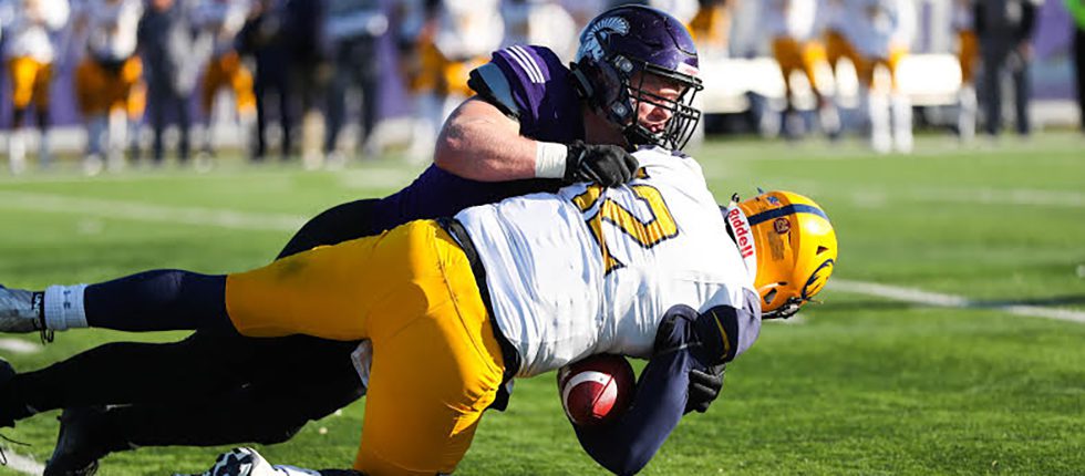Carter Duxbury the defensive lineman from Winona State recently sat down with Evan Willsmore from NFL Draft Diamonds