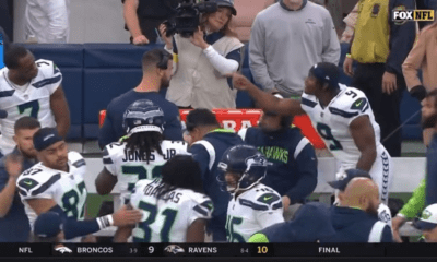Geno Smith and rookie RB Kenneth Walker get into a heated exchange on the sidelines (VIDEO)